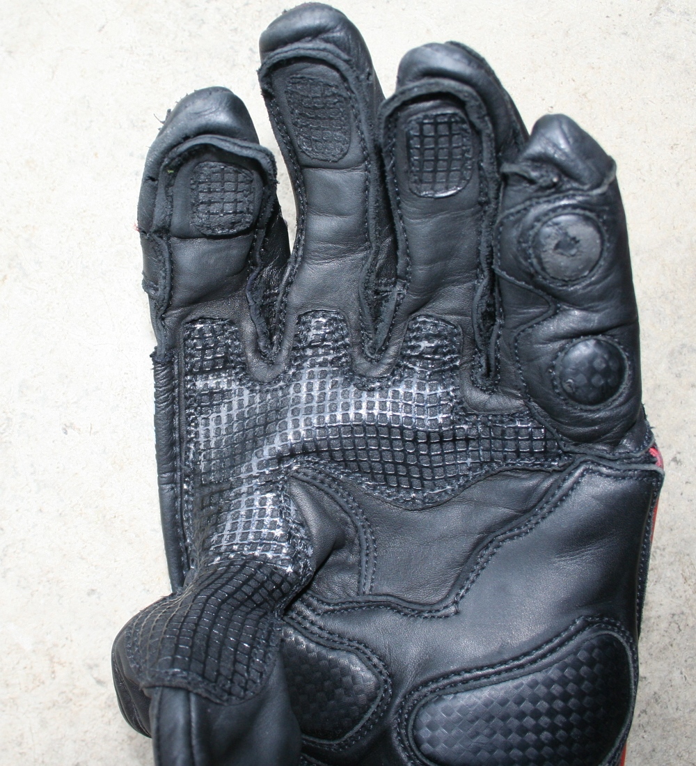 AGVgloves2.JPG