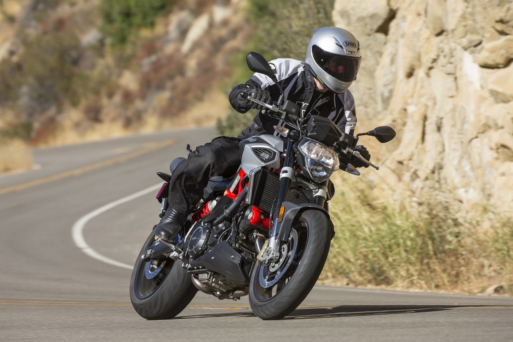 Aprilia Shiver 900 on a mountain road