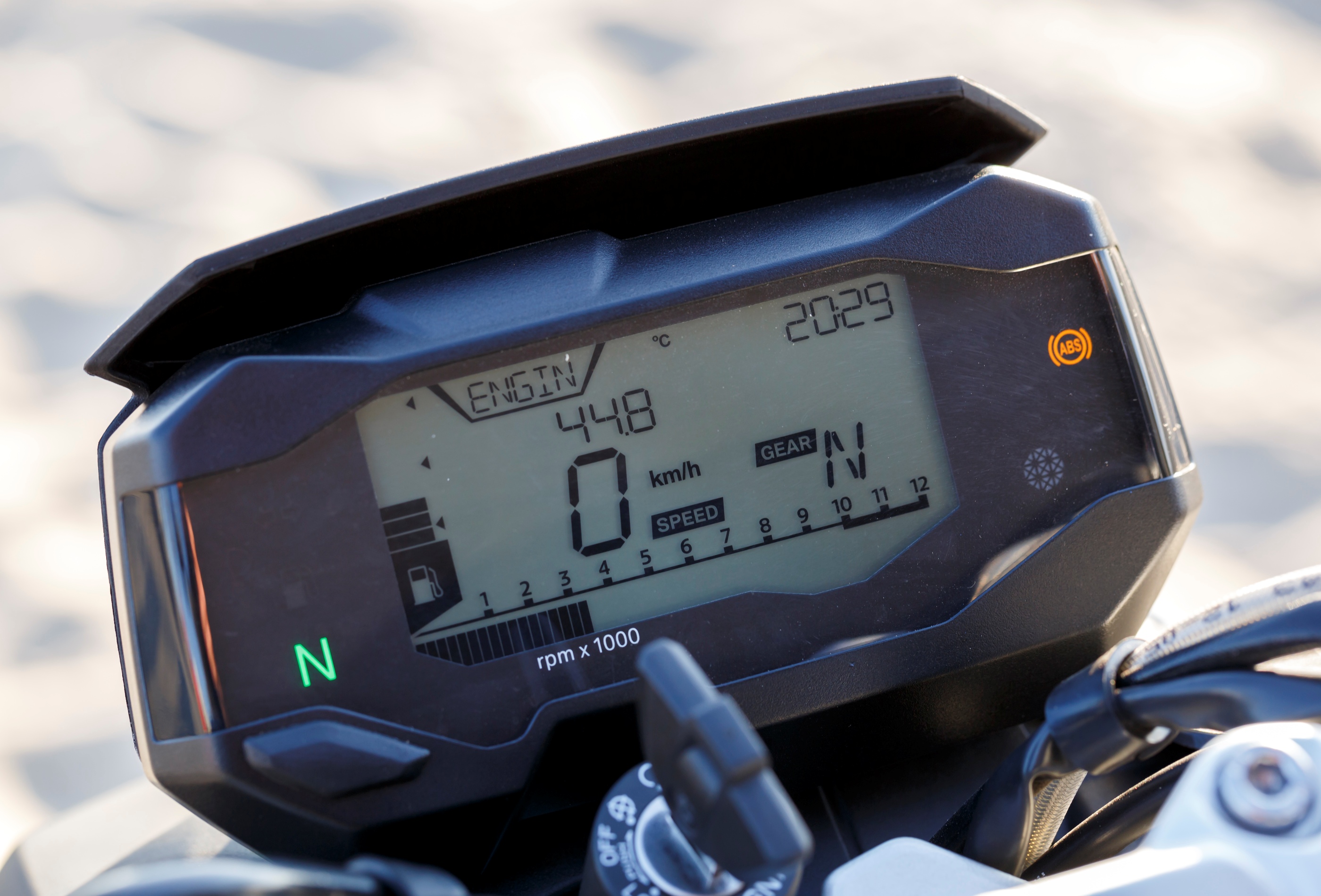 BMW G 310 R dash