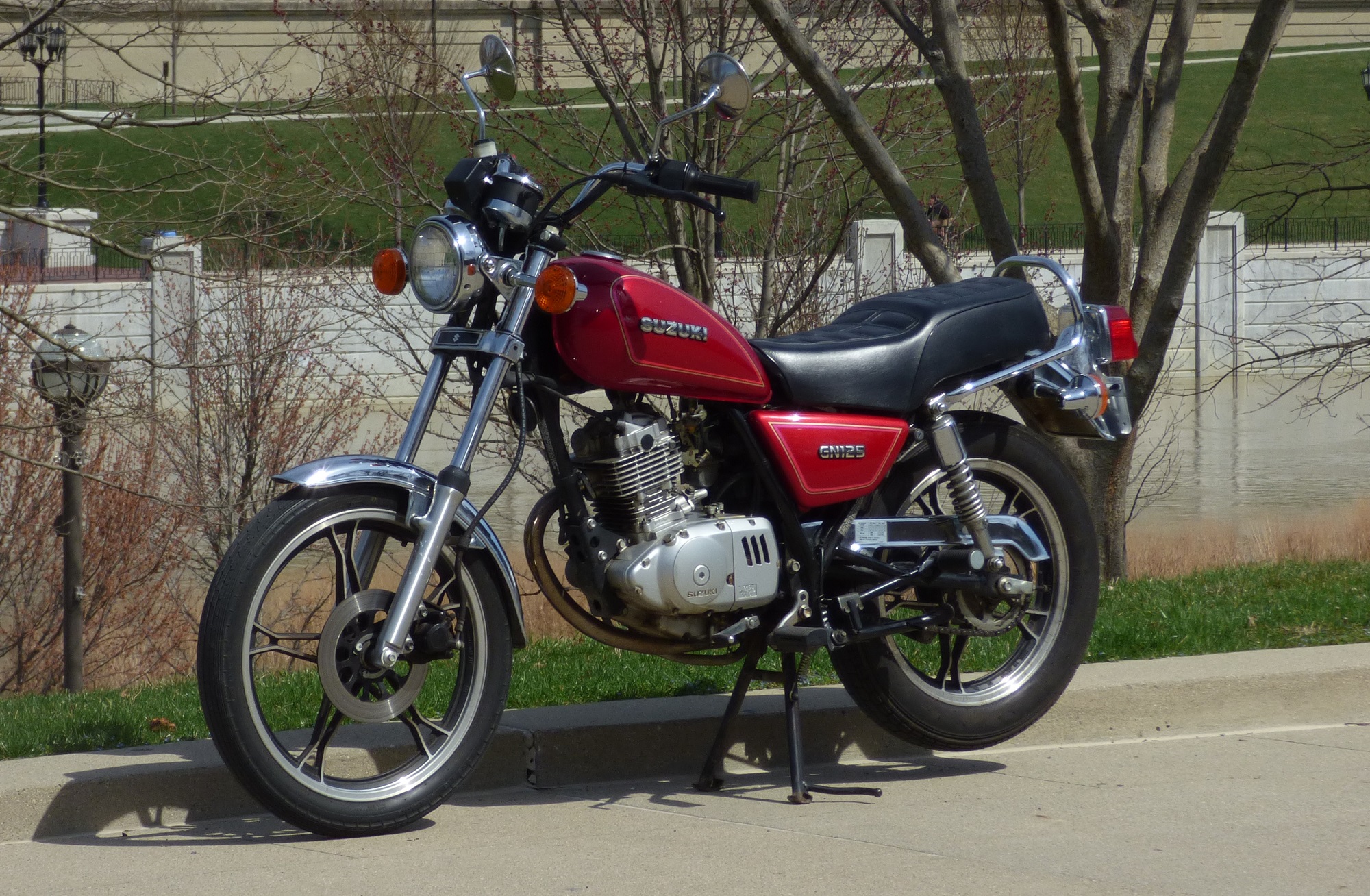 Suzuki GN125