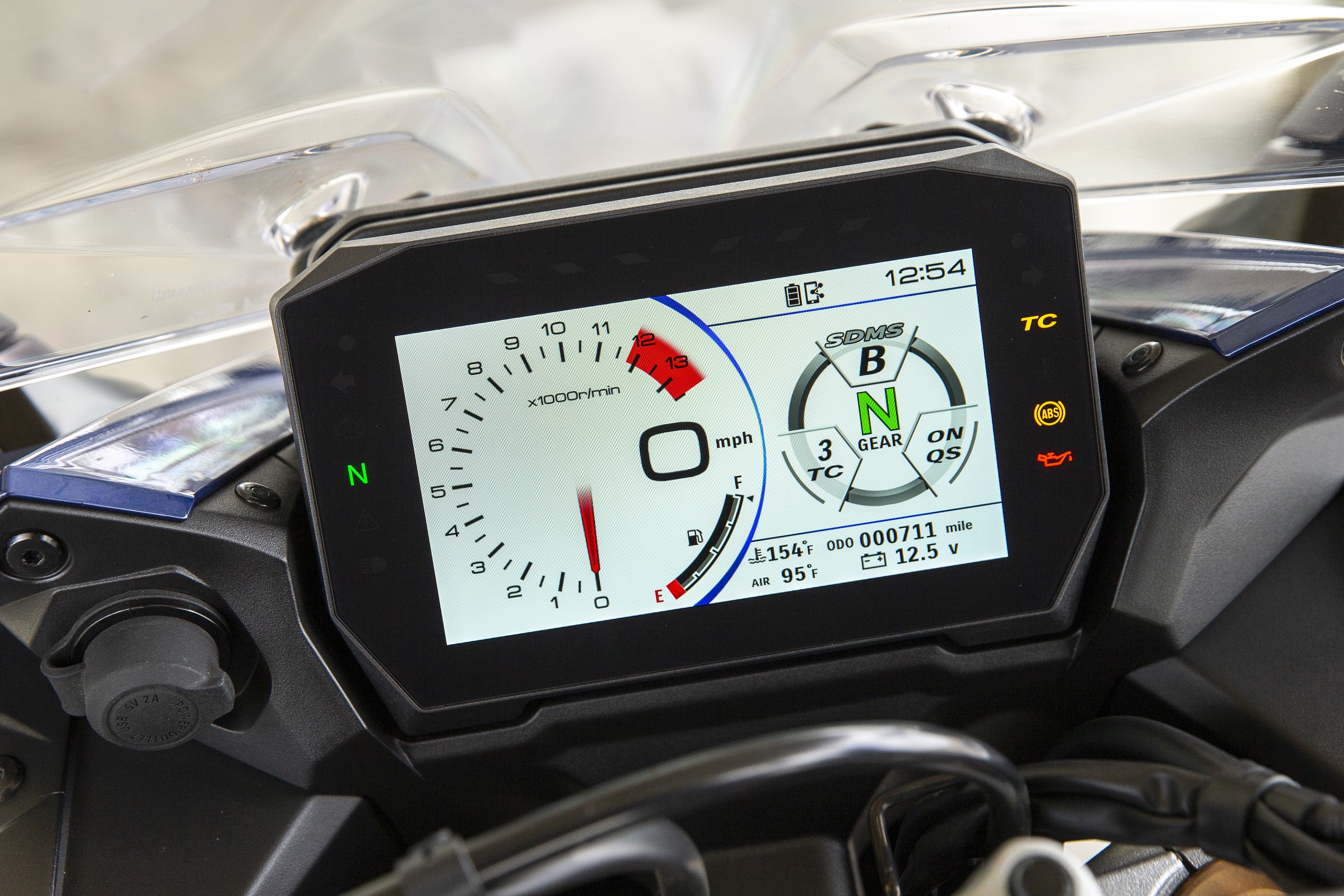 Suzuki GSX-S1000GT+ instrument display