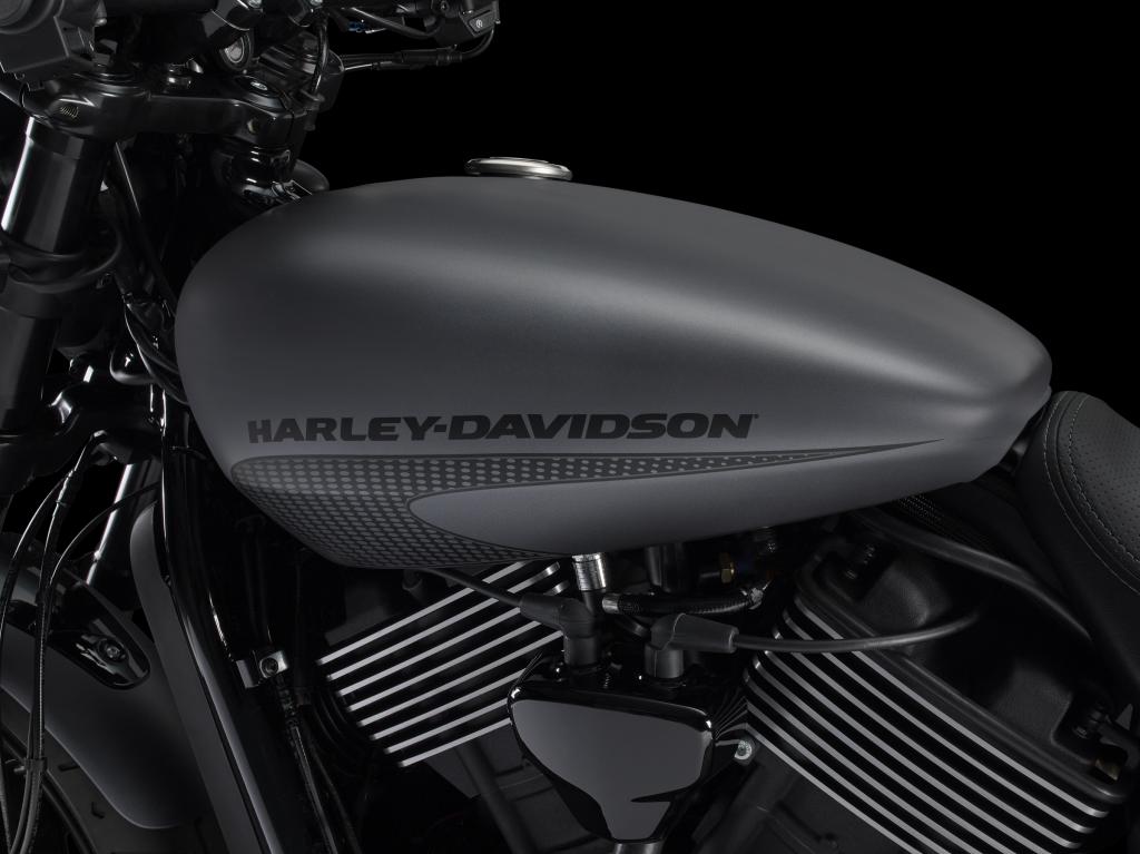 fuel tank on the 2017 Harley-Davidson Street Rod