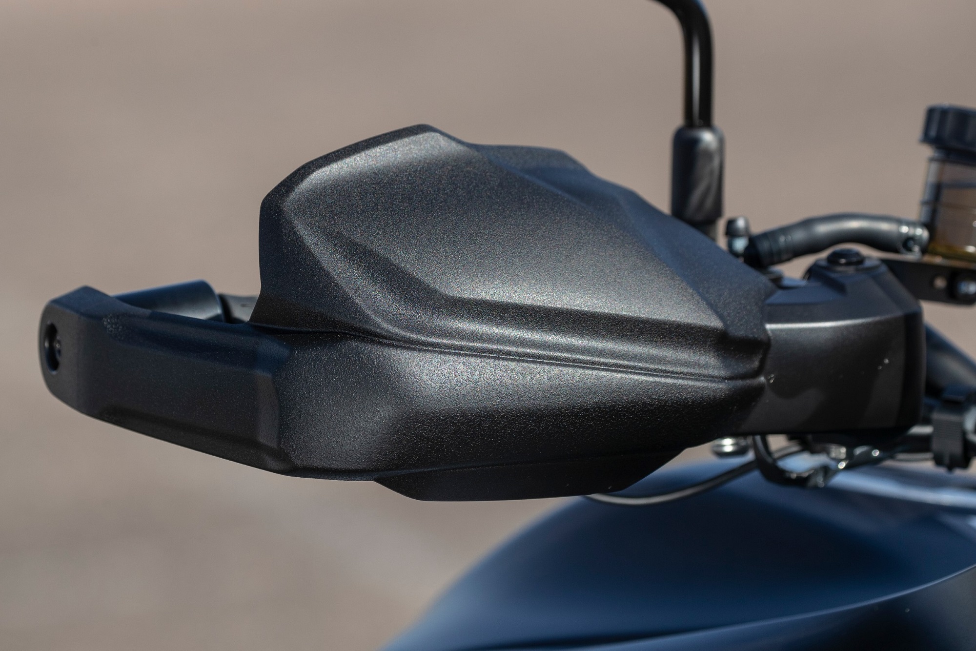 handguards on the Versys 1000 SE LT+